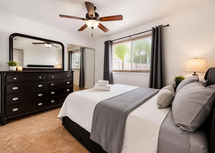 Lux Mins 2 Honor Health & Mayo Clinic Oldtown Holiday home *